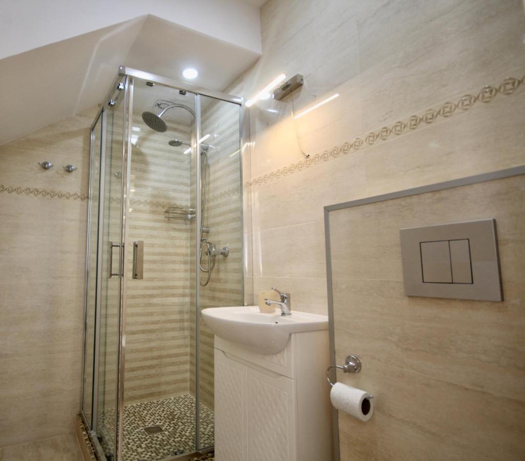 Romantic Lux Vivaldi Suite Svobode Avenue 39 Lviv Kültér fotó