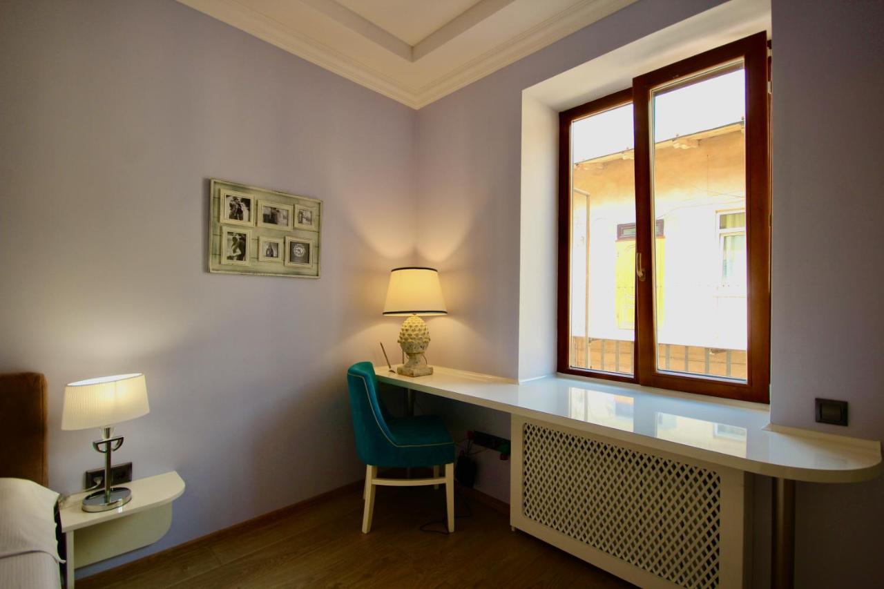 Romantic Lux Vivaldi Suite Svobode Avenue 39 Lviv Kültér fotó