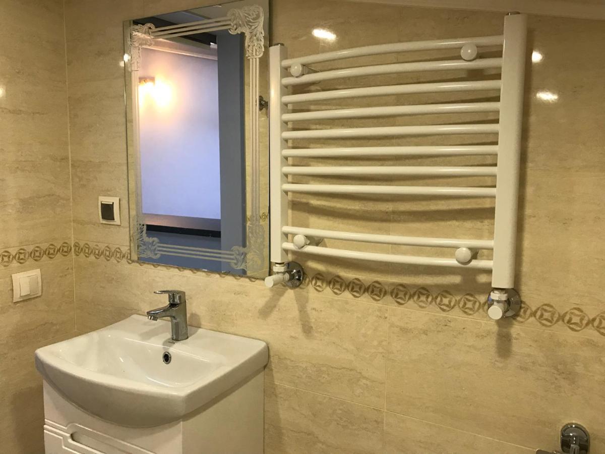 Romantic Lux Vivaldi Suite Svobode Avenue 39 Lviv Kültér fotó