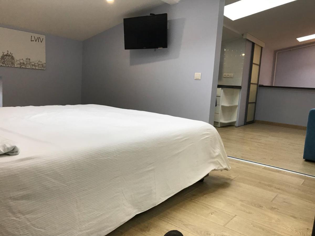 Romantic Lux Vivaldi Suite Svobode Avenue 39 Lviv Kültér fotó