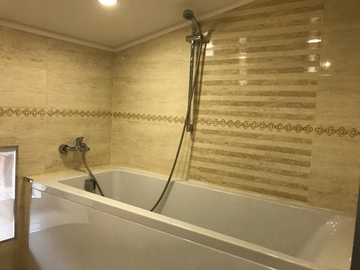 Romantic Lux Vivaldi Suite Svobode Avenue 39 Lviv Kültér fotó